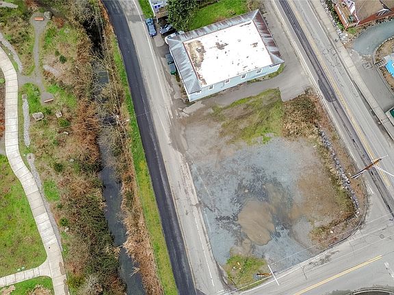 3rd image of 12203 N Lakeshore Drive