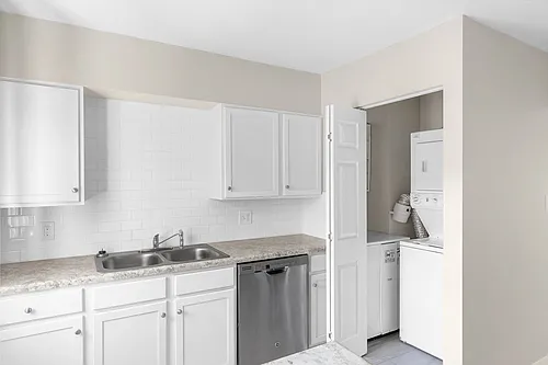 Ethel Apartments Photo 1