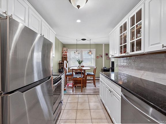 3rd image of 2453 Union  Blvd #32A