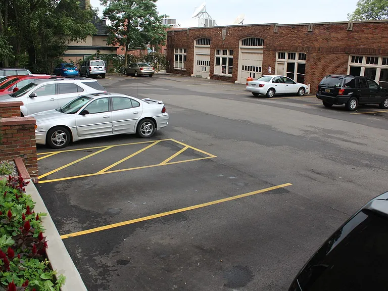 The Oakwood — Photo 34