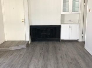 11711 Mayfield Ave #15, Los Angeles, CA 90049