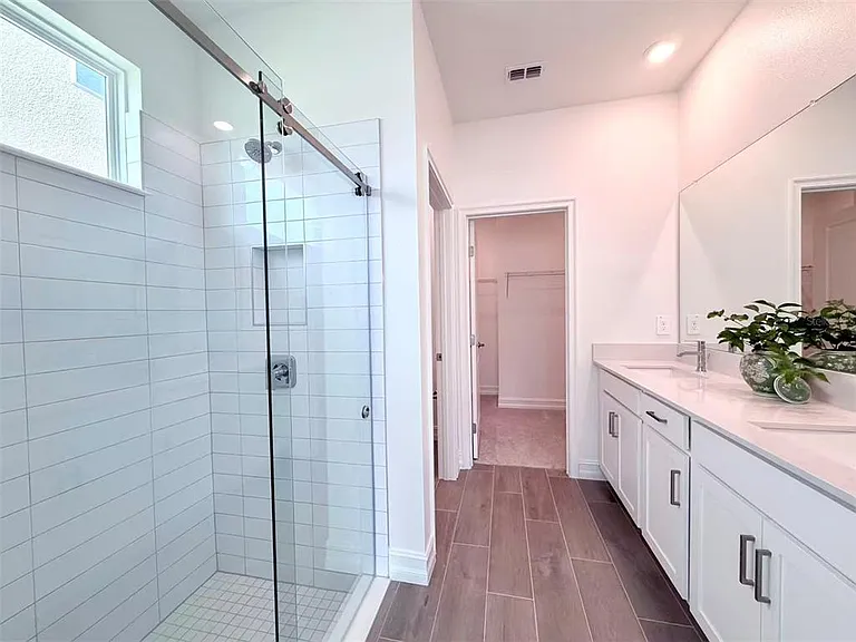 1307 Broward Dr — Photo 22