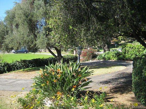 3rd image of 9750 La Cima Dr