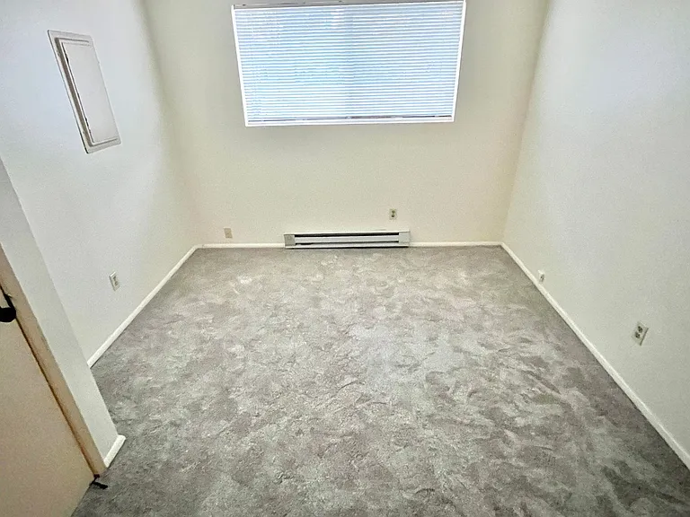 380 SE 27th Ave — Photo 7