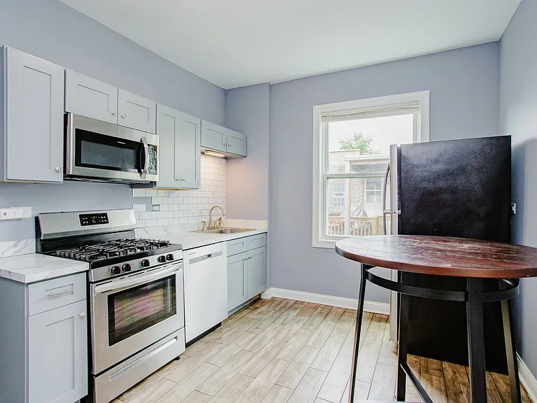 2906 N Harding Ave #2 — Photo 12