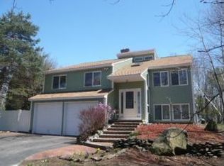 22 Folsom Dr, Newmarket, NH 03857