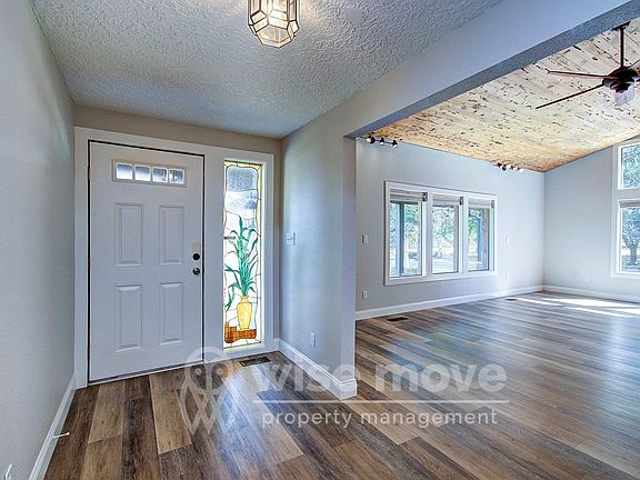 5th image of 4001 NW 127th St