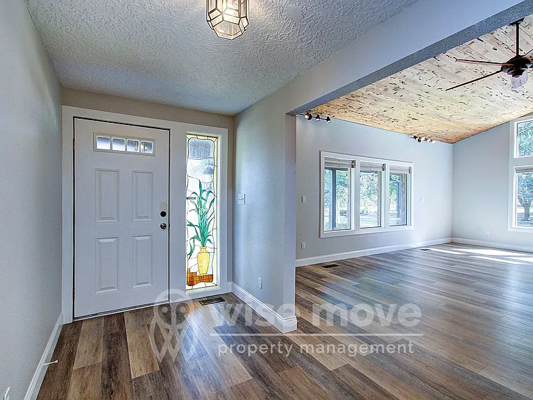 4001 NW 127th St — Photo 5