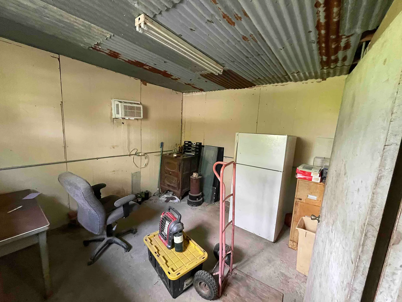 Studio, 1300 sqft, $500 — Photo 4