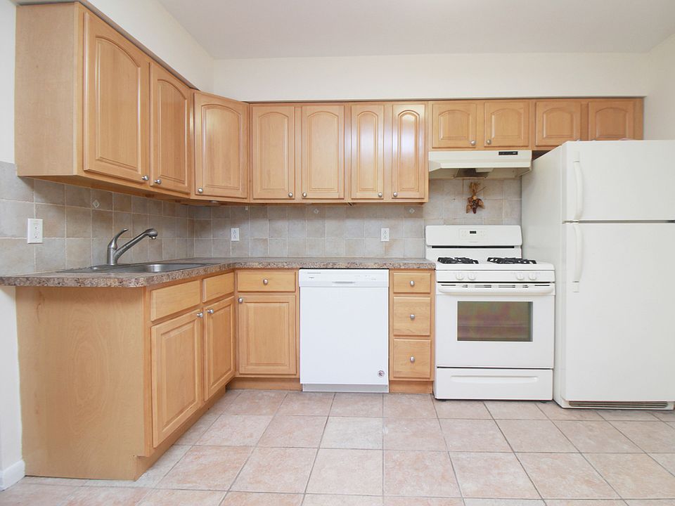 1st image of 3075 29th St #2