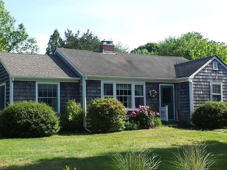 68 Crescent St — Photo 1