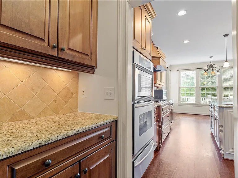 106 Grannon Ct — Photo 32
