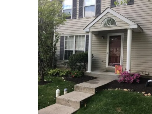 90 Village Dr, Schwenksville, PA 19473