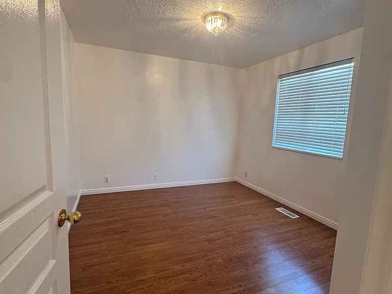3720 S Hampshire Cir — Photo 10