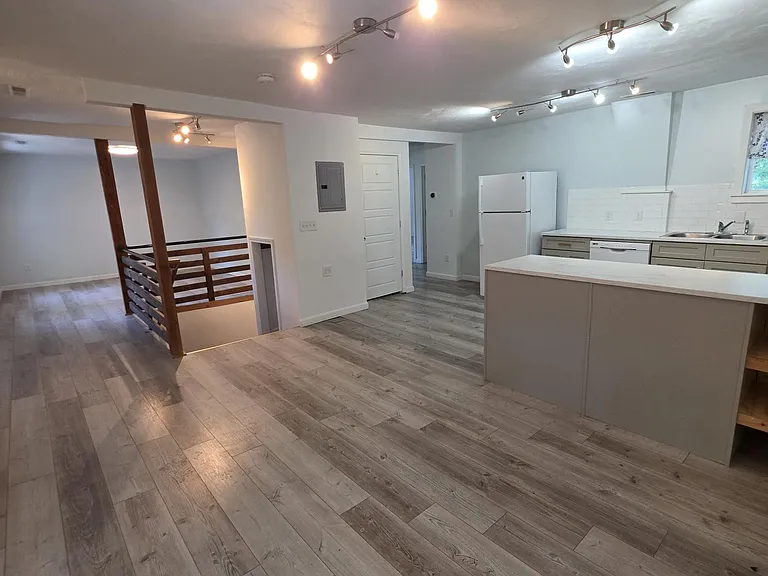 4 Pearl St #5 — Photo 2