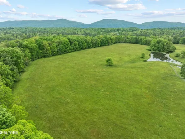 2733 Fields Rd, Crossville, TN 38572