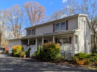 250 Wild Meadow Dr, Milford, PA 18337