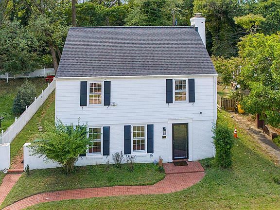 2nd image of 2304 Pickwick Rd