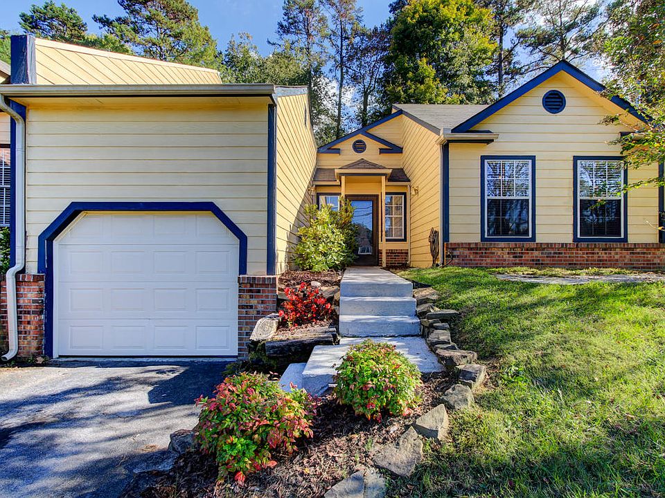 1st image of 7658 NW Chatham Cir