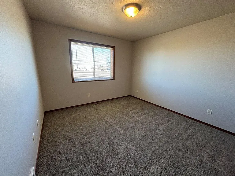 Ideal Twinhomes — Photo 34