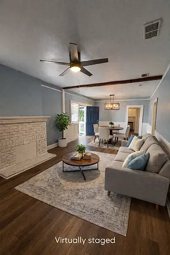 2526 Phyllis St Photo 1