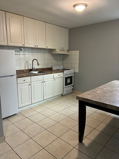 1st image of 111 Conroy Cres #3