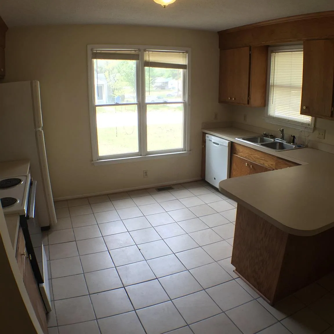 3 bed, 1106 sqft, $1,750 — Photo 3