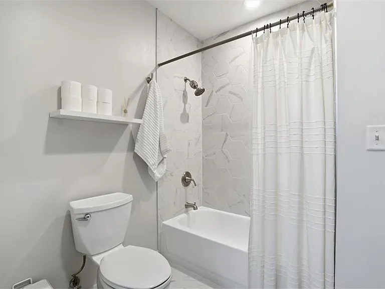 923 Peachtree St NE #1221 — Photo 19