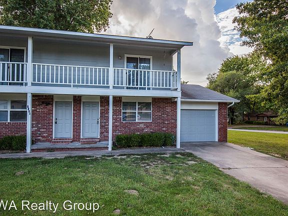 2nd image of 1312 Royal Dr #B