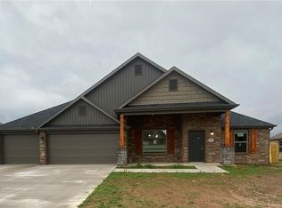 1908 Hale Ln, Pea Ridge, AR 72751