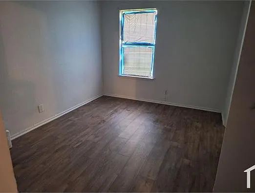 511 SW 42nd St — Photo 6