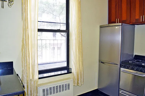 Rented by Dynamik Realty | media 7