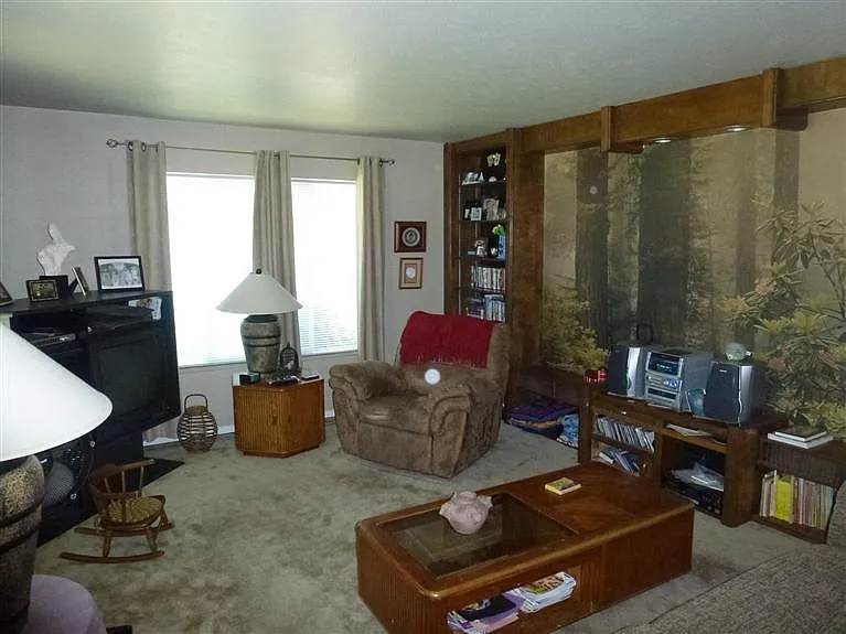 3 bed, 1456 sqft, $2,000 — Photo 3