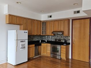 928 Race St APT 3D, Philadelphia, PA 19107