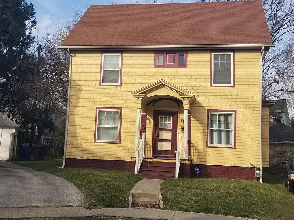 624 Chatham Ct. - A Site to See!