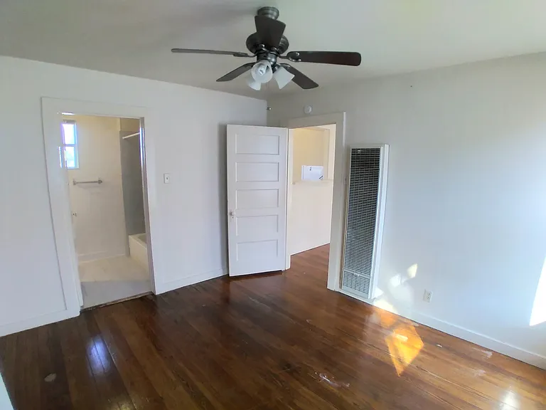 215 W Magnolia Ave #3 — Photo 23