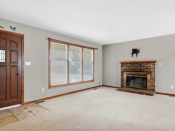 5th image of 4401 NW 46th St