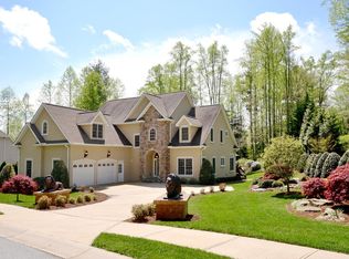 60 Fernbrook Way, Hendersonville, NC 28791