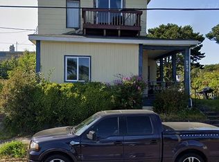 334 SW 9th St, Newport, OR 97365