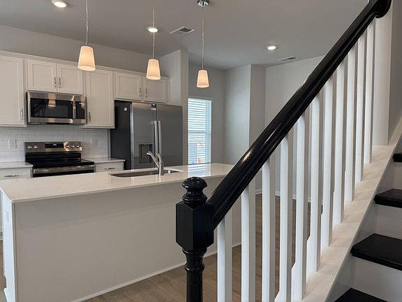4th image of 6524 Harlech St