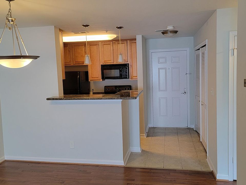 3175 Summit Square Dr, Oakton, VA 22124 Zillow