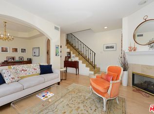 11808 Riverside Dr UNIT 10, Valley Village, CA 91607
