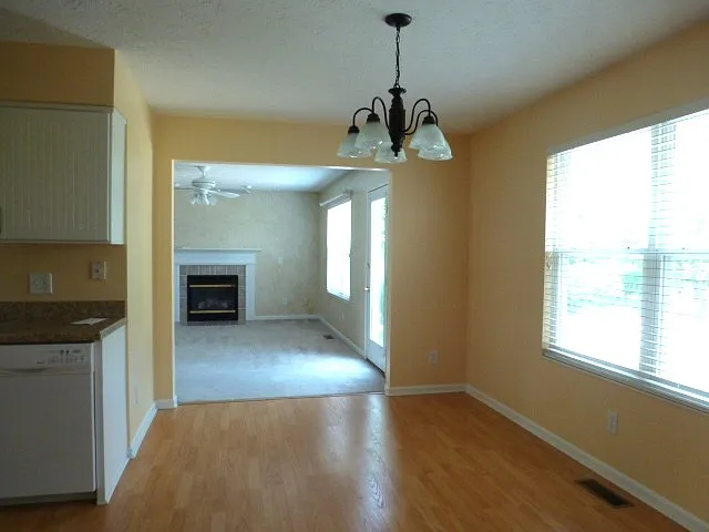 924 Bamburgh Dr — Photo 3