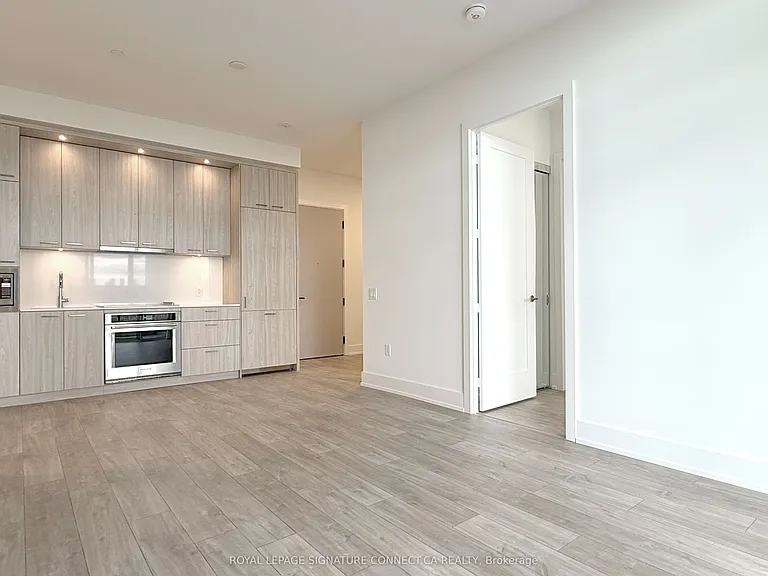 858 Dupont St #Penthouse 33 — Photo 6