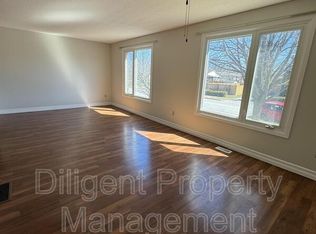 581 Barnes Cres UNIT 1, Peterborough, ON K9J7Z2