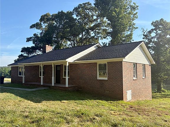 2nd image of 351 Randys Rd