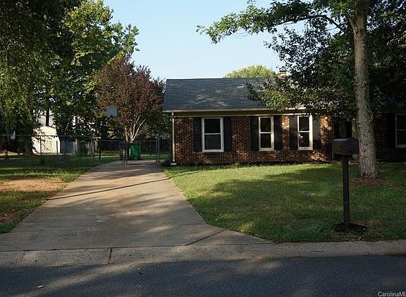 3rd image of 7611 Farm Gate Dr