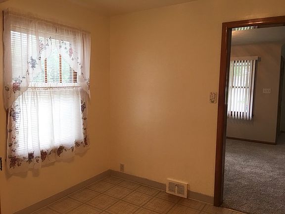 5th image of 417 Oakdale St