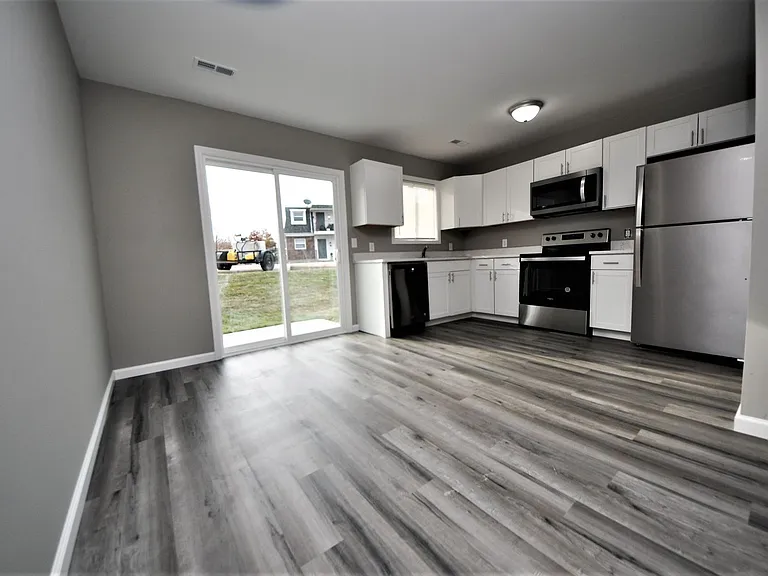 Bennington Place — Photo 17