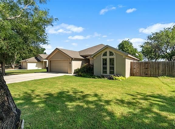 2nd image of 119 Bluebonnet Dr